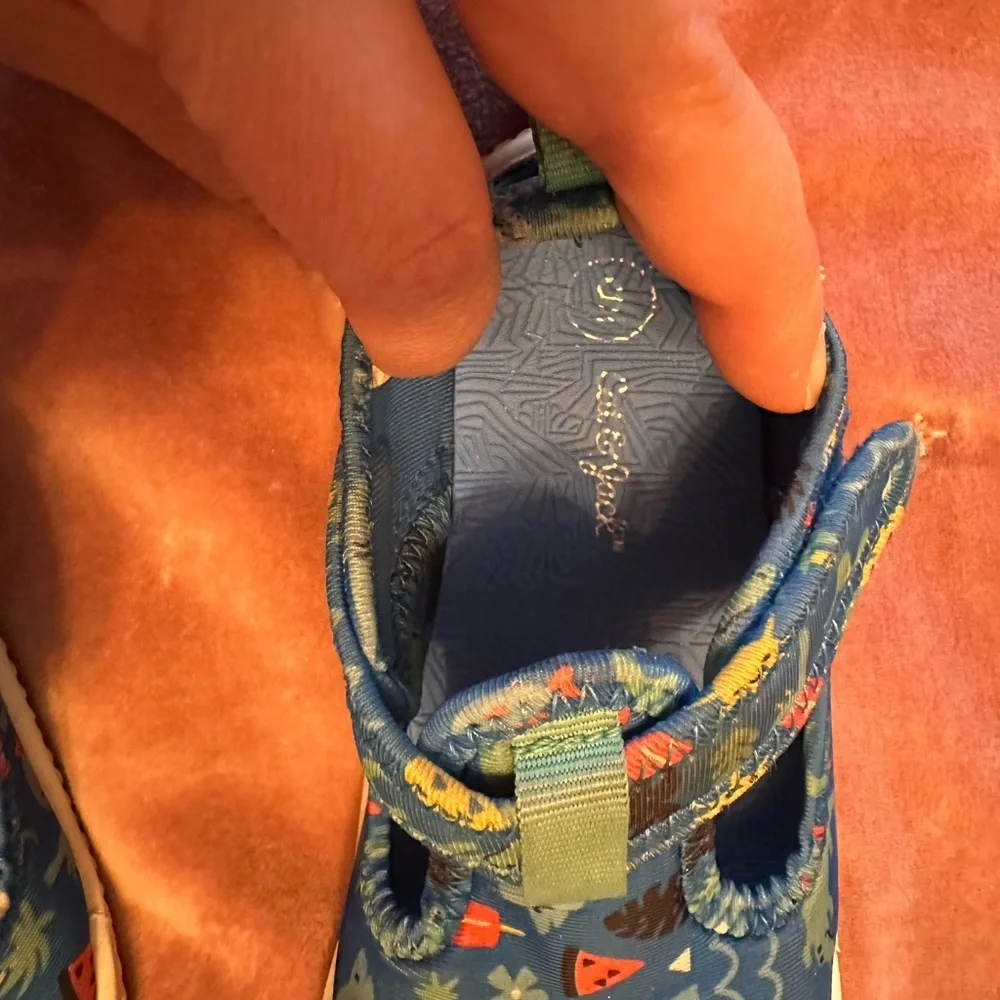 Cat & Jack Toddler water shoes - Picture 2 of 6
